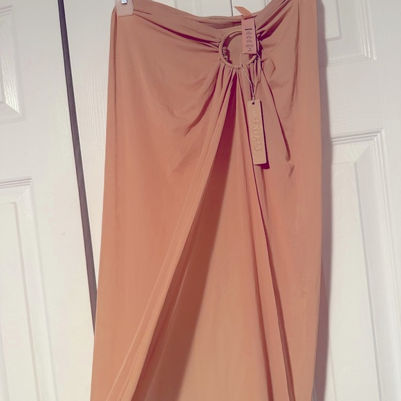 NWT SKIMS mesh sarong coverup skirt - ochre nude tan medium - Picture 4 of 5